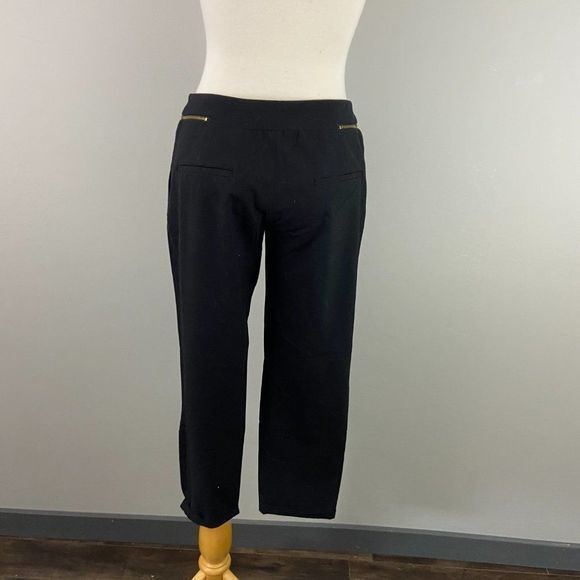 🌿4/$35 🌿FOREVER 21 Black Cropped Pants with Gold Zipper Detail - Picture 6 of 10